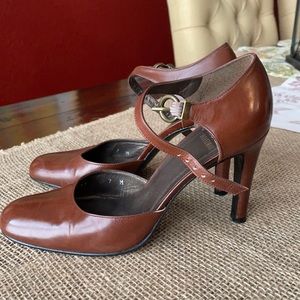 Stuart weitzman pumps size 7